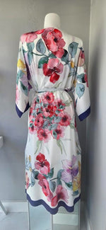 Load image into Gallery viewer, Kimono Robe
