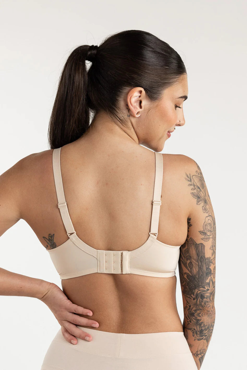 Peek-Proof T-Shirt FlexWire Contour Plunge Bra by Understance